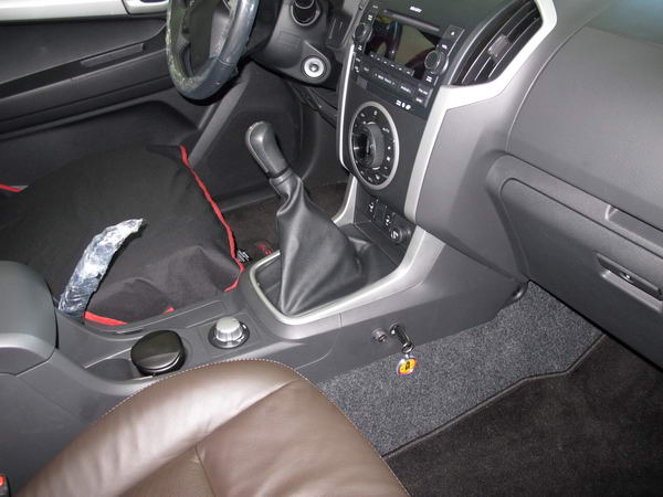 Isuzu D-Max II. (kézi, 6 seb., 
